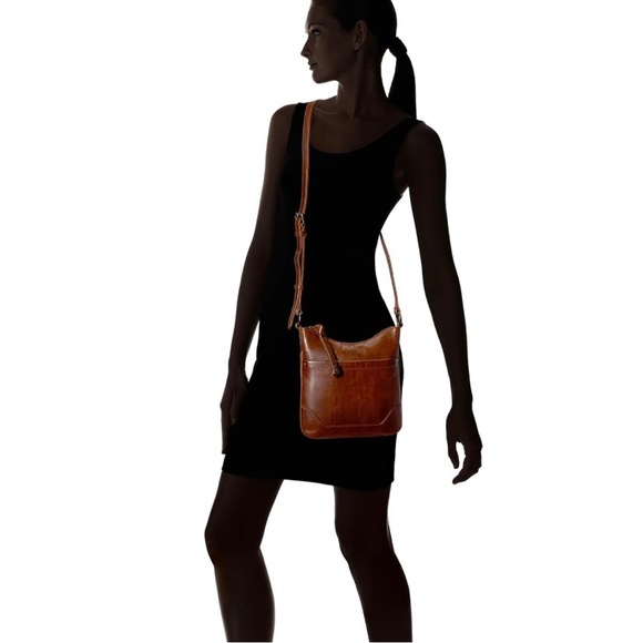 FRYE Melissa Swing Pack Zip Crossbody Bag in Dark Brown Chocolate Brown Leather - Picture 3 of 16